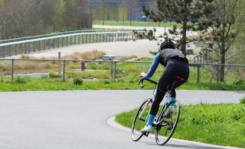 ロードバイクの保管場所はどこが正解？室内収納のメリットとアイテム紹介