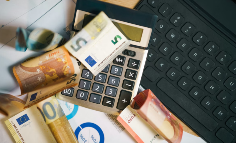 ストーブつけっぱなしの代償は？火災リスクと電気代のリアルを徹底解説